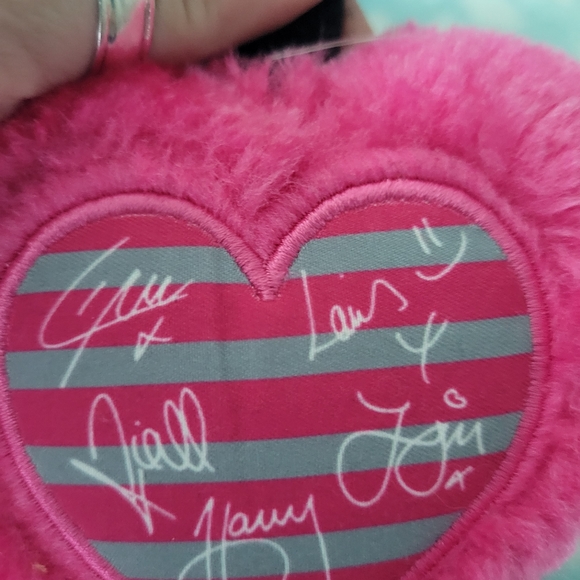 One Direction heart shape ear muffs - Picture 2 of 5
